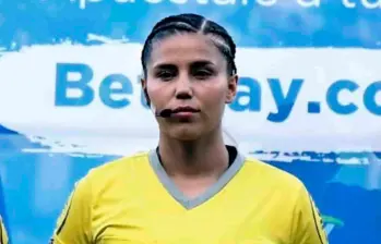 Mariana Quintero Serna, la jueza antioqueña que ha pitado tres finales de la Liga Femenina, y ajusta diez años como árbitra en Colombia. FOTO CORTESÍA