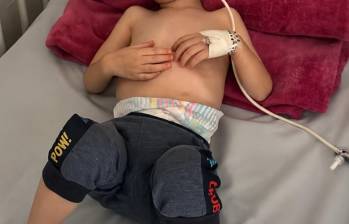 Austin Villa Rojas, un niño de dos años, lleva más de un mes hospitalizado y una semana esperando remisión. Foto: cortesía Sara Quiceno