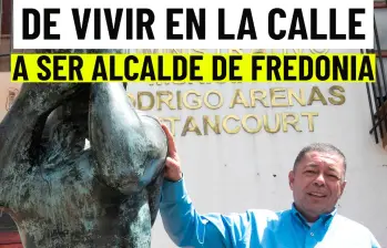Cómo un escultor famoso salvó a un adolescente sin hogar que hoy gobierna su pueblo natal