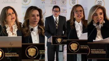 De izquierda a derecha: Adriana Cecilia Alarcón Gallego, Andrea Nataly Bermúdez Sánchez, Javier Fernando Fonseca Alvarado, Patricia del Socorro Hernández Zambrano, Susana Quiroz Hernández. Foto: Corte Suprema.