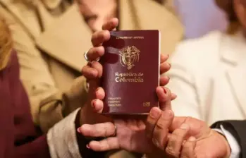 La decisión permite que continúe el diseño previsto en el convenio con la Casa de la Moneda portuguesa, mientras siguen los procesos judiciales sobre el nuevo modelo de expedición de pasaportes. FOTO: COLPRENSA.