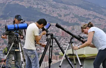 El eclipse lunar parcial del 27 de agosto cubrirá casi la totalidad de la Luna y le dará tonos rojizos visibles. El punto máximo se alcanzará a las 11:12 p. m. hora colombiana. FOTO Juan Antonio Sánchez Ocampo