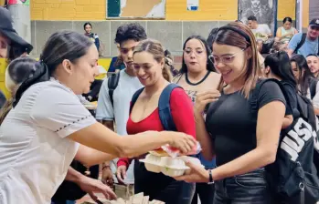 Ahora 223 estudiantes reciben sus alimentos de lunes a viernes en la comuna 2 - Santa Cruz. Foto: cortesía.