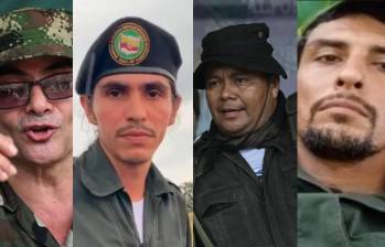 En la foto alias Iván Mordisco, ‘Andrey’, ‘Calarcá’ y ‘Alfred’, del ELN. Fotos: redes