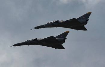 La advertencia de la FAA aplica para las aeronaves a todas las altitudes, incluso durante el sobrevuelo, las fases de llegada y salida y/o para los aeropuertos y las aeronaves en tierra. FOTO: Manuel Saldarriaga