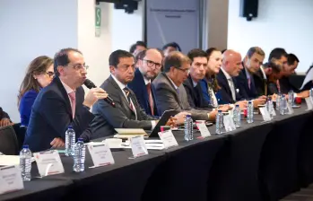 El día de ayer se reunieron para iniciar este proceso; contó con la asistencia del vicepresidente electo José Manuel Restrepo. Foto: Contraloría