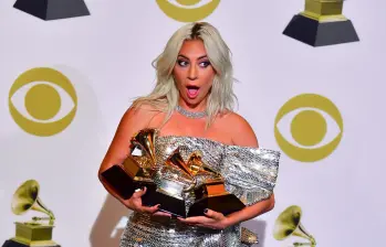 Lady Gaga figura entre las favoritas de la noche y podría llevarse uno de los premios más esperados en la edición 68 de los Premios Grammys. FOTO: AFP.