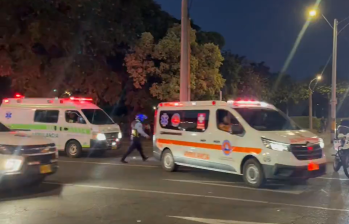 Ambulancias partieron de Medellín hacia Rionegro tras el sismo registrado en Chocó. FOTO: Tomado de X: @julian_vasquezp
