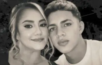 Maribel Mejía y su hijo Tomás Meneses Mejía fueron dos de las víctimas del accidente que se registró en la variante entre Turbo y Apartadó, en el Urabá antioqueño. El tercero era su sobrino de tres años. FOTO: CORTESÍA