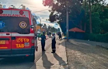 En el kilómetro 37 de la autopista Medellín-Bogotá, en el tramo de Marinilla, ocurrió el asesinato de dos hombres que iban en una motocicleta. Uno murió camino al Hospital San Juan de Dios, de la localidad. FOTO: CORTESÍA