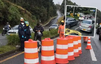 Este accidente, ocurrido a la altura de la Tienda de Fercho, en Envigado, provocó el cierre de la vía Las Palmas en sentido hacia Medellín. Esto generó graves congestiones en este corredor departamental. FOTOS: CORTESÍA