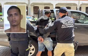 A Edgar Luis Beitía Lester lo capturaron agentes de la Policía Metropolitana y de la Interpol en el centro de Medellín cuando realizaban labores de requisa. FOTOS: CORTESÍA POLICÍA METROPOLITANA Y GOBIERNO DE PANAMÁ