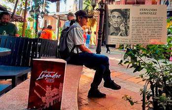 El libro Herencia y Legados fue editado por el Concejo de Envigado. Uno de sus errores fue atribuir el Cantar del Mio Cid a Fernando González. FOTO NÉSTOR LÓPEZ