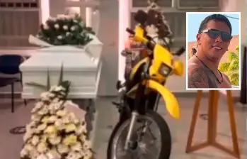 En el funeral de Jefferon Alexis Cano Gómez, alias Chom, hubo pólvora y presencia de decenas de motocicletas, las cuales quedaron captadas en las cámaras de seguridad. FOTOS: CORTESÍA