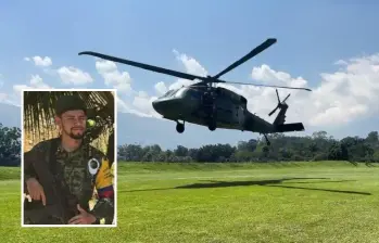 El Ejército, en helicóptero transportó a los dos capturados en el operativo contra alias Primo Gay (detalle) que se realizó en Briceño, Antioquia. FOTOS: CORTESÍA