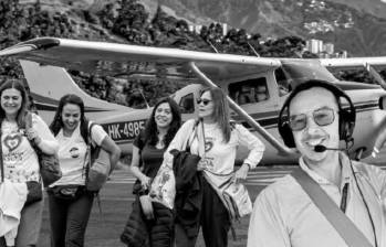 Los cuerpos de Perla Constanza Álvarez, Sandy García, María Guzmán y Yuliza Figueredo fueron recuperados de las zonas boscosas del Chocó. Aún falta el del piloto turco Mehmet Cankaya. FOTO: ILUSTRACIÓN EL COLOMBIANO