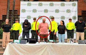 Entre los detenidos se encuentra Hugo Daniel Giraldo Santamaría (círculo), presunto cabecilla de esta estructura y quien tendría vínculos con alias El Sobri. También cayó su esposa y varias personas cercanas. FOTO: CORTESÍA