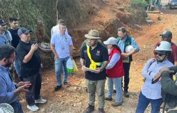 La Agencia Nacional de Minería (ANM) y la Alcaldía de Segovia acompañaron el proceso de cierre de la mina Frontera Gold. FOTO: CORTESÍA ANM.