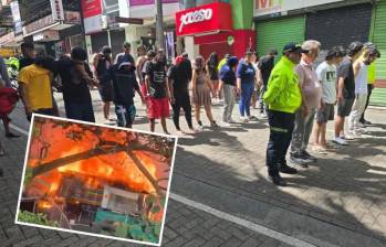 Los 28 integrantes de esta estructura criminal, adscrita al GDO Caicedo, fueron presentados por la Policía Metropolitana. Las autoridades establecieron que ellos estuvieron detrás del incendio de varias propiedades el pasado 9 de mayo en el barrio La Ladera. FOTOS: SANTIAGO OLIVARES TOBÓN Y CORTESÍA