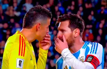 Momento del intercambio de palabras entre Messi y James Rodríguez. FOTO: Captura de video