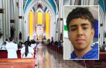 Luego de que se cumplieran dos semanas sin que se tuviera rastro alguno de Juan José Taborda Arroyave, de 21 años, los familiares hicieron una misa en la iglesia principal del municipio de Andes, Suroeste antioqueño. A la fecha no hay pistas de su paradero. FOTOS: CORTESÍA CONEXIÓN SUR