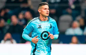 James Rodríguez calentó con los demás suplentes el miércoles, pero no ingresó en triunfo del Minnesota ante el Dallas. FOTO X-MINNESOTA UNITED