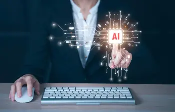 La inteligencia artificial está transformando el empleo en Colombia, generando más vacantes para quienes cuentan con formación en esta tecnología. FOTO: GETTY