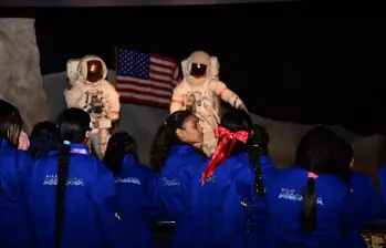 El programa Ella Es Astronauta busca acercar a niñas latinoamericanas al mundo de la ciencia, la tecnología y la exploración espacial. FOTO: Fundación She Is.