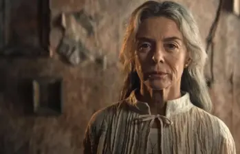 Margarita Rosa de Francisco interpreta a Fernanda del Carpio en el episodio final de la segunda temporada de Cien años de soledad. FOTO: Netflix.