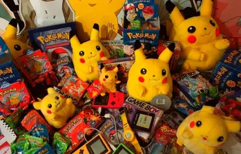 Aunque Pokemon se popularizó en el formato de serie de televisión, se trata en realidad de un universo multimedia que incluye videojuegos, juguetes y demás. Foto: Getty. 