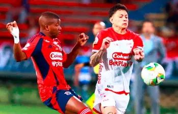 El partido entre DIM y Santa Fe no estuvo exento de la polémica. FOTO MANUEL SALDARRIAGA