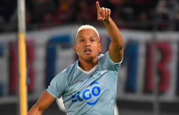 Jair Reinoso, de 38 años, lleva 16 goles en 28 partidos esta temporada con el Aurora. FOTO AFP
