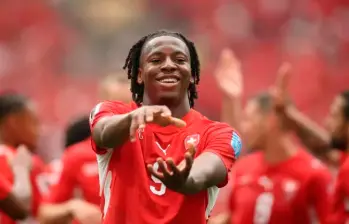 Johan Manzambi, una de las revelaciones del Mundial de Norteamérica-2026, sería la gran ausencia de Suiza para el duelo de octavos de final frente a Colombia tras sufrir una lesión de rodilla. FOTO AFP