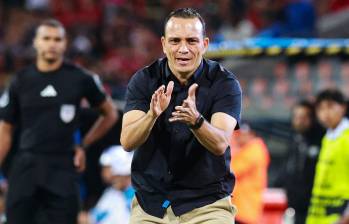 El entrenador antioqueño Alejandro Restrepo ha llevado al cuadro rojo a dos finales desde que asumió el cargo. Foto: Manuel Saldarriaga
