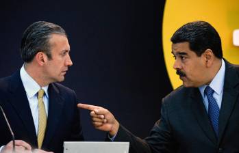Entre acusaciones de traición a la patria y un desfalco que desafía la imaginación, el juicio contra la trama “PDVSA Cripto” entra en su fase más crítica. El exzar Tareck El Aissami y Nicolás Maduro. FOTO: AFP