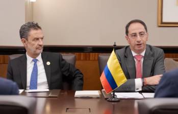 El canciller Omar Bula y el presidente José Manuel Restrepo en un encuentro diplomático este lunes, antes del inicio de la Asamblea General. Foto: Cortesía.
