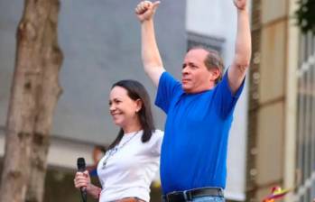 Juan Pablo Guanipa junto a María Corina Machado. FOTO: AFP