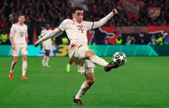 Él es Jamal Musiala, quien sufrió una delicada lesión en el desarrollo del Mundial de Clubes de Estados Unidos. FOTO: Getty