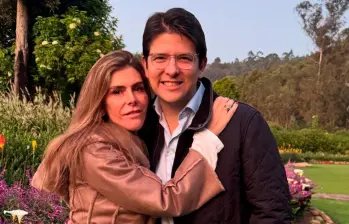 María Carolina Hoyos y su hermano, Miguel Uribe. FOTO: Tomada de Instagram @mcarolinahoyost