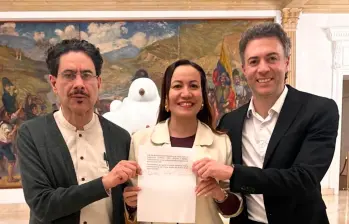 Pese a la tesis de Quintero, documentos oficiales y la norma electoral ponen en duda la validez de su retiro y podrían dejar en entredicho su candidatura. FOTO: COLPRENSA