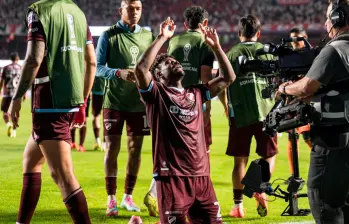 Dairon Asprilla en la celebración de su gol en el Morumbi. FOTO: Instagram ClubBolívar