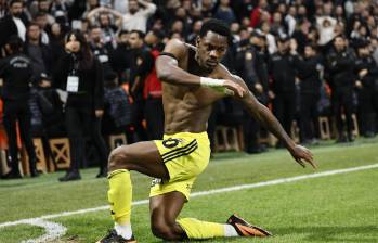 En lo que va de la temporada, Jhon Jáder Durán solo ha jugado siete partidos con la camiseta de Fenerbahçe, en los que ha anotado 2 goles y ha dado una asistencia. FOTO: Tomada de redes sociales @Fenerbahce