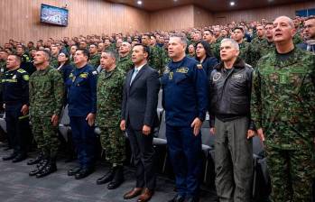 El ministro de Defensa, Pedro Sánchez, y la cúpula militar, presentaron en Bogotá el Comité de Revisión Estratégica e Innovación (CREI). FOTO: CORTESÍA MINDEFENSA.
