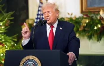 El presidente de Estados Unidos, Donald Trump, en la Sala de Recepción Diplomática de la Casa Blanca en Washington, DC. FOTO: AFP