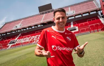 El defensor antioqueño Santiago Arias espera vivir su tercer Mundial con Colombia. Ya consiguió equipo y estará con el Independiente de Argentina. FOTO TOMADA @INDEPENDIENTE
