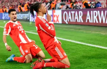 Luis Díaz y Michael Olise, dos de las figuras del Bayern Múnjch. FOTO AFP