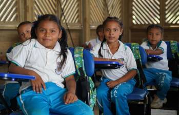 En un convenio entre la Gobernación de Antioquia y EPM se entregarán cinco escuelas para la población indígena en Urabá. FOTO: CORTESÍA GOBERNACIÓN