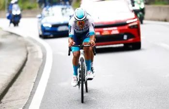 Santiago Buitrago muestra ambición en la Vuelta. Busca su tercera victoria en una prueba de tres semanas. Las anteriores las logró en el Giro de Italia. Foto X-Bahrain