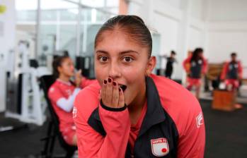 Daniela Garavito quien hace parte del proceso de Selección Colombia femenina desde categorías menores, marcó gol olímpico con Santa Fe en el empate ante Nacional. FOTO TOMADA X @LeonasSantaFe