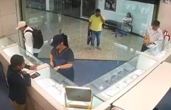 Con el policía, ya son 6 las personas capturadas por el intento de robo ocurrido el pasado 29 de noviembre. FOTO: Captura de video